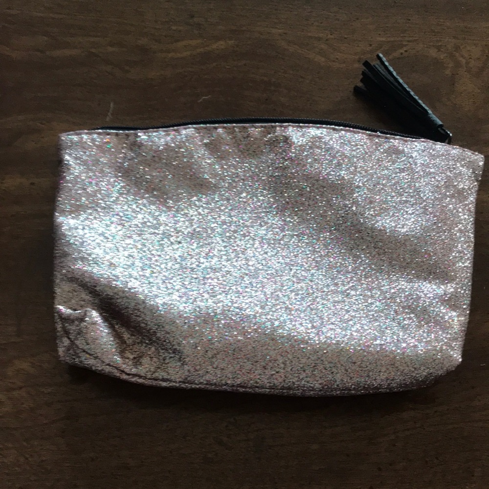 Makeup bag in glitter